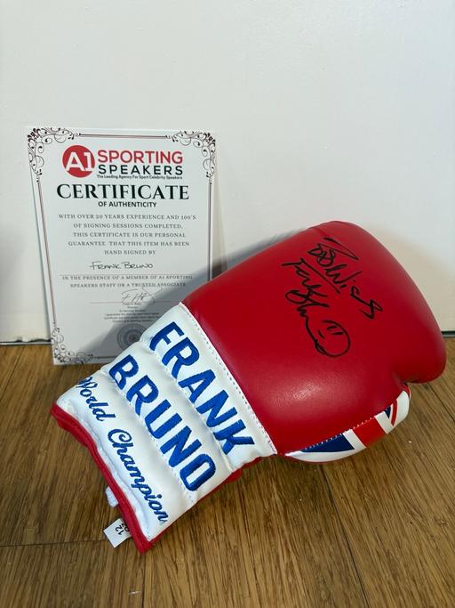 Buy & Sell Plymouth City Centre Plymouth - Photos for Frank Bruno signed Red Boxing glove 12 Ounce