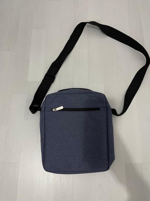 Buy & Sell Oldbury Sandwell - Photos for Unisex medium cross body bag