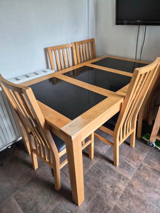 Buy & Sell Croft Warrington - Photos for Dining table and 6 chairs