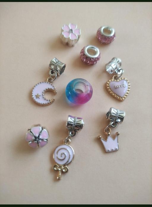 Buy & Sell Grafton Street Industrial Estate West Northamptonshire - Photos for Bracelet charms