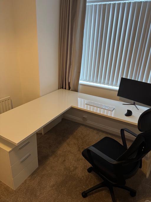 Buy & Sell Penn Wolverhampton - Photos for Large Modern White Corner Office/Gaming Desk