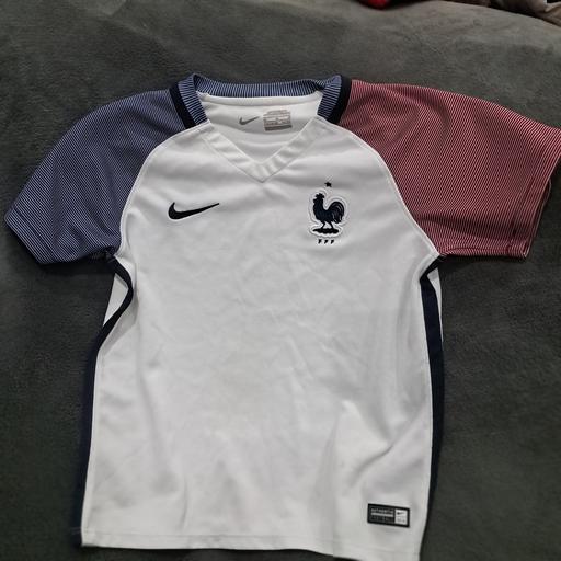 Buy & Sell Sutton Coldfield Birmingham - Photos for Nike Top Age 5-6