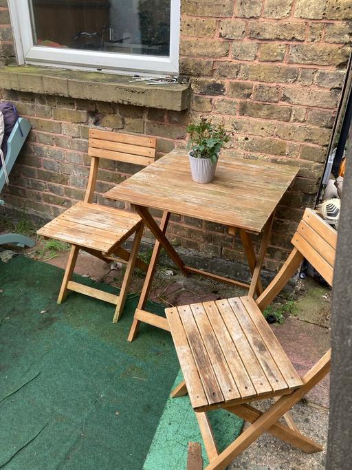 Buy & Sell Norbury South West London - Photos for Garden table and chairs
