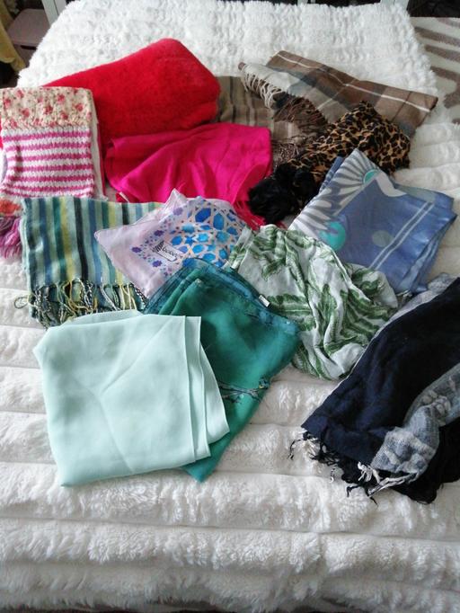 Buy & Sell Wednesfield Wolverhampton - Photos for Bundle Ladies scarves
