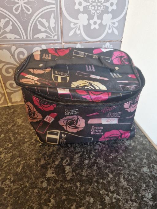Buy & Sell Aylestone Leicester - Photos for brand new large make up bag