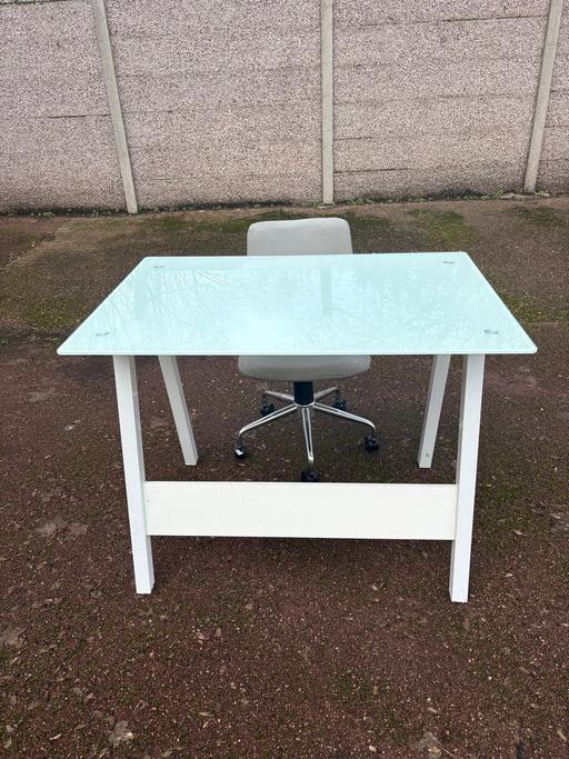 Buy & Sell Sands End South West London - Photos for Desk and chair