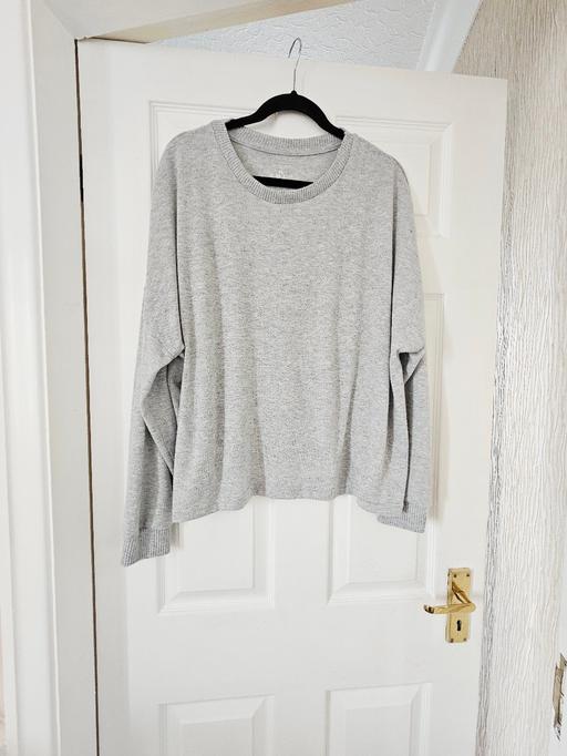 Buy & Sell Newton Doncaster - Photos for Soft feel leisure wear top, size 18/20.