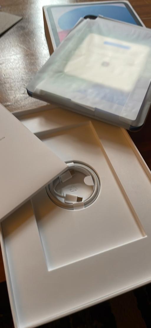 Buy & Sell Small Heath Birmingham - Photos for iPad A16 128gb WiFi + Cellular New Boxed