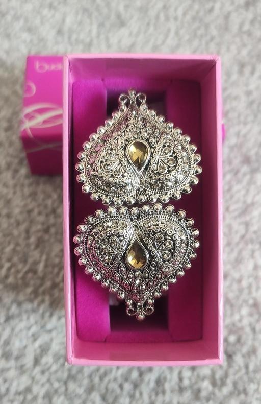 Buy & Sell Grafton Street Industrial Estate West Northamptonshire - Photos for New beautiful bangle