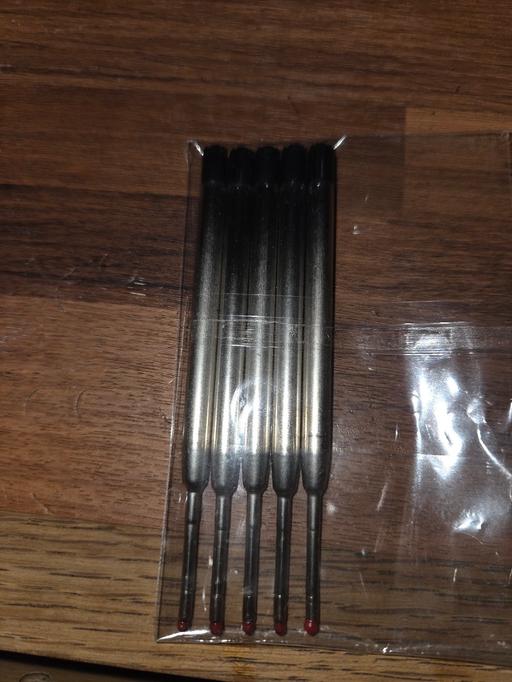 Buy & Sell St Luke`s Central London - Photos for 5 x black parker pen refills.