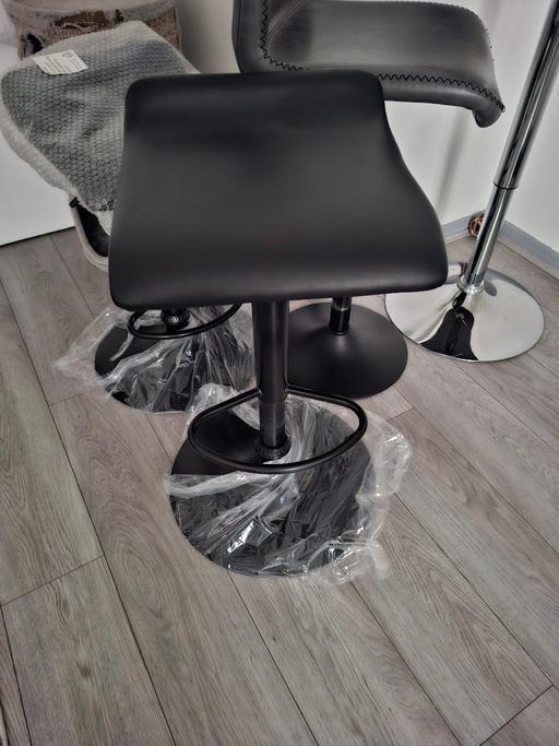 Buy & Sell Stevenage Town Centre Stevenage - Photos for 2 adjustable bar stools
