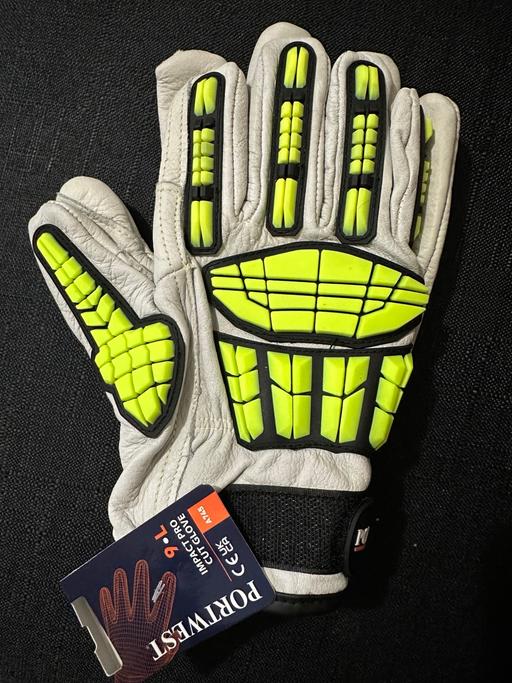 Buy & Sell Burton-on-Trent East Staffordshire - Photos for Pro cut safety gloves heavy work L - 9