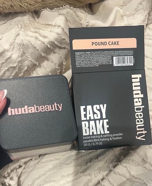 Buy & Sell Salford Salford - Photos for Huda beauty poundcake powder 