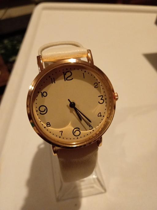 Buy & Sell Horncastle East Lindsey - Photos for brand new ladies watch with display stand