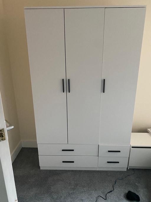 Buy & Sell Kenton Brent - Photos for Wardrobe