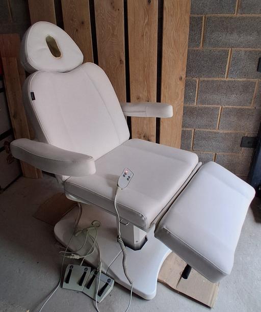 Buy & Sell Newhall Street Birmingham - images_alt_text Beauty Bed/Chair