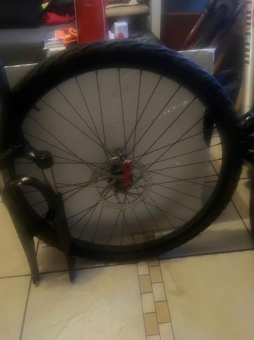 Buy & Sell Barnsbury North London - Photos for mountain bike+ rear wheel disc brakes+ fork