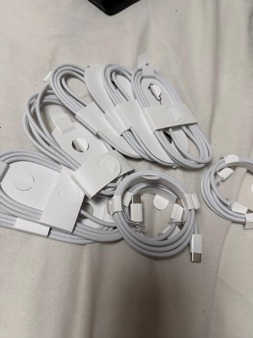 Buy & Sell Alum Rock Birmingham - Photos for Original apple plugs and cable available