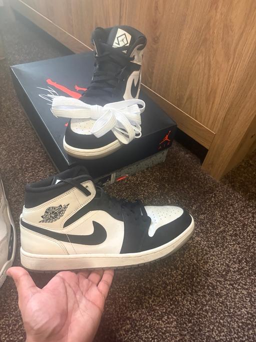 Buy & Sell Corporation Street Birmingham - Photos for 3 pairs JORDANS 4s/1