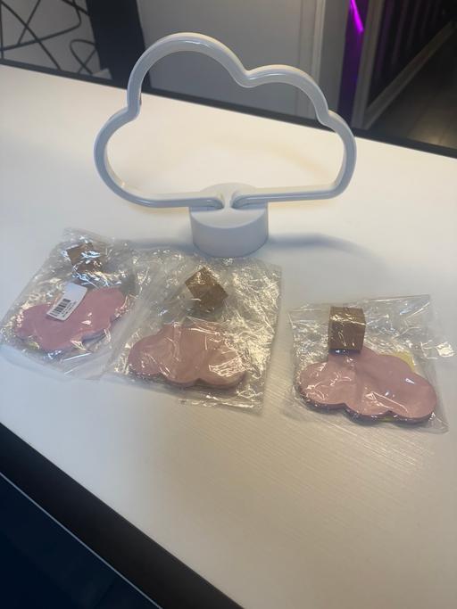 Buy & Sell Netherton Dudley - Photos for Dunelm cloud light and cloud wall mounts