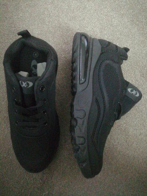 Buy & Sell Heath Town Wolverhampton - Photos for New size 4 black trainers