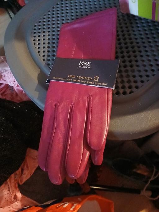 Buy & Sell Netherton Dudley - Photos for marks and spenders gloves