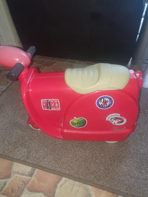 Buy & Sell Pensnett Dudley - Photos for SKOOT Ride On Scooter Suitcase , 18 inch long