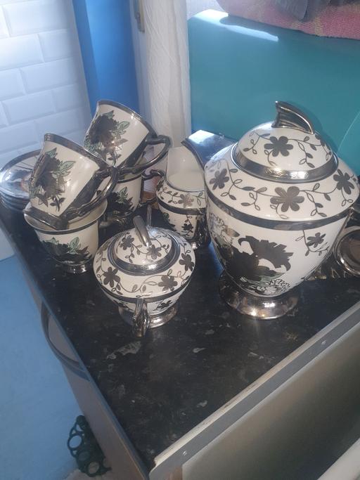 Buy & Sell Pensnett Dudley - Photos for Silver Ceramic Coffee Set & 4 Gold Leaf Cups