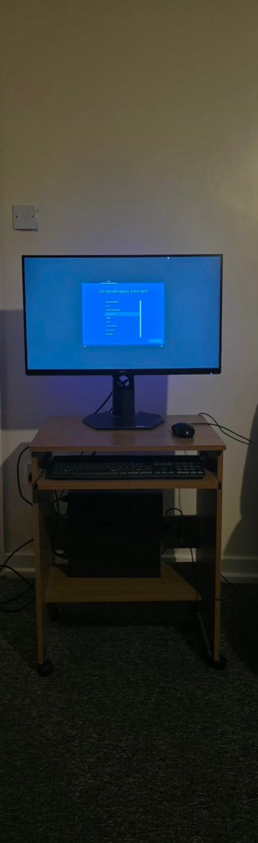 Buy & Sell Haworth Bradford - Photos for DELL MONITOR, DESKTOP & DESK BUNDLE