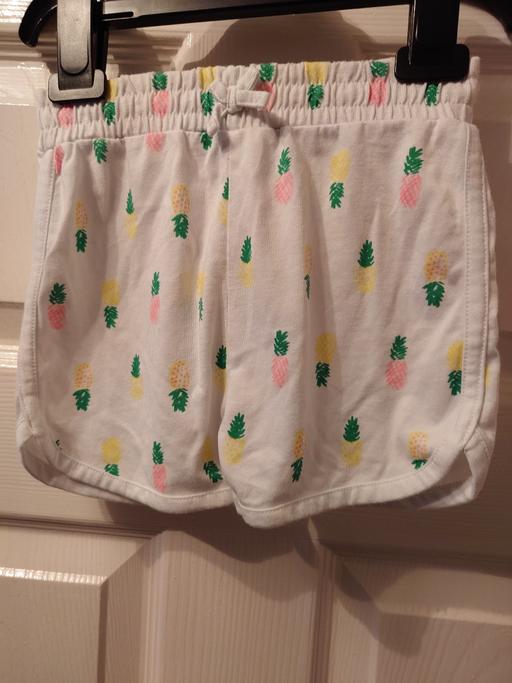 Buy & Sell Loughborough Charnwood - Photos for Girls white shorts size 12-18 months
