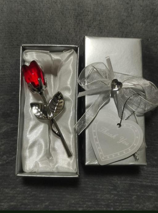 Buy & Sell Grafton Street Industrial Estate West Northamptonshire - Photos for Small crystal glass rose flower