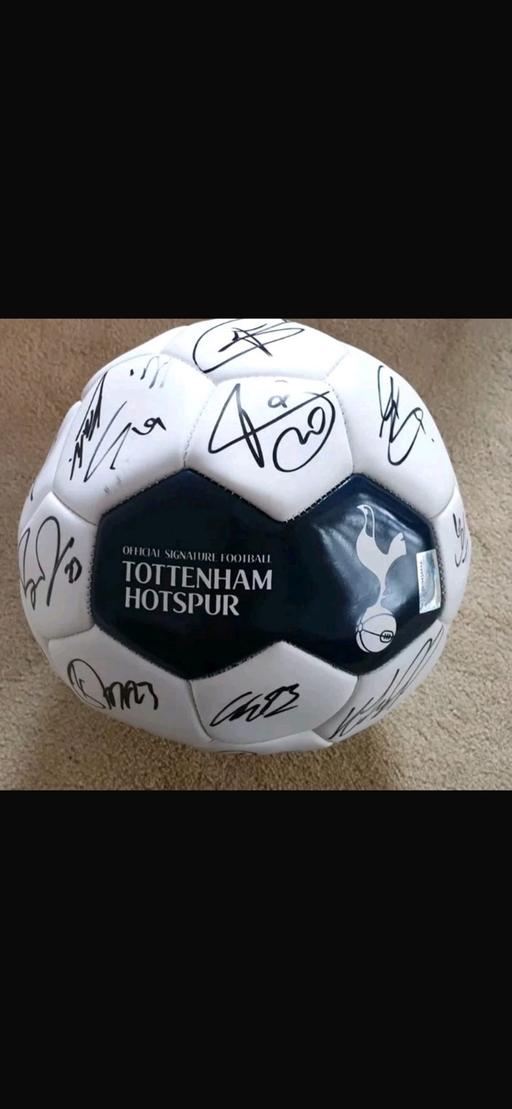 Buy & Sell North Finchley North London - Photos for Tottenham Hotspur’s signed football and cert