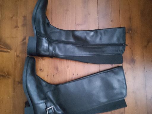 Buy & Sell Oldbury Sandwell - Photos for Leather knee high boots size 4