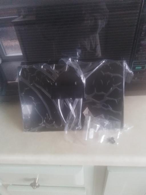 Buy & Sell Little Aston Lichfield - Photos for SMALL TV/WALL STAND WITH SCREWS