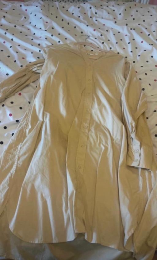 Buy & Sell Westferry East London - Photos for Beige white shirt