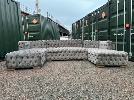 Buy & Sell Brixton South East London - Photos for Large Grey Chesterfield U Shaped Sofa