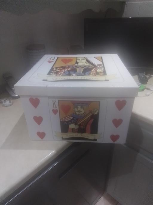 Buy & Sell Aldridge Walsall - Photos for COLLAPSIBLE QUEEN OF HEARTS STORAGE BOX