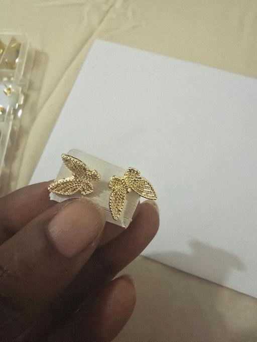 Buy & Sell Leamouth East London - Photos for Earrings