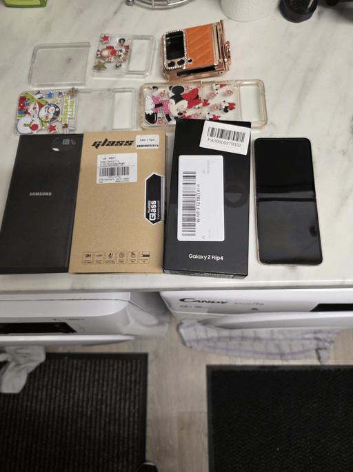 Buy & Sell Gurnos Merthyr Tydfil - Wales - Photos for Samsung Galaxy Z Flip 4