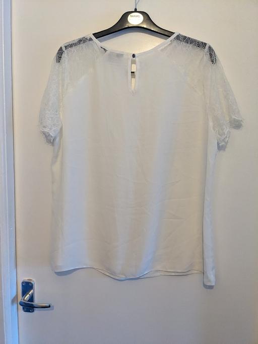 Buy & Sell Northfield Birmingham - Photos for white Lipsy top