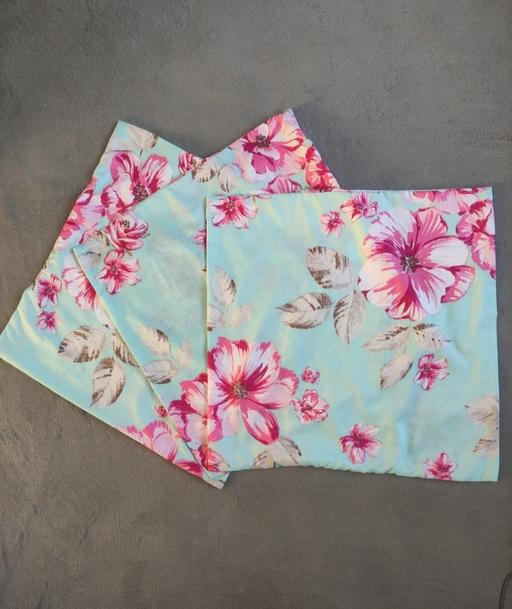 Buy & Sell Grafton Street Industrial Estate West Northamptonshire - Photos for 3 cushion covers