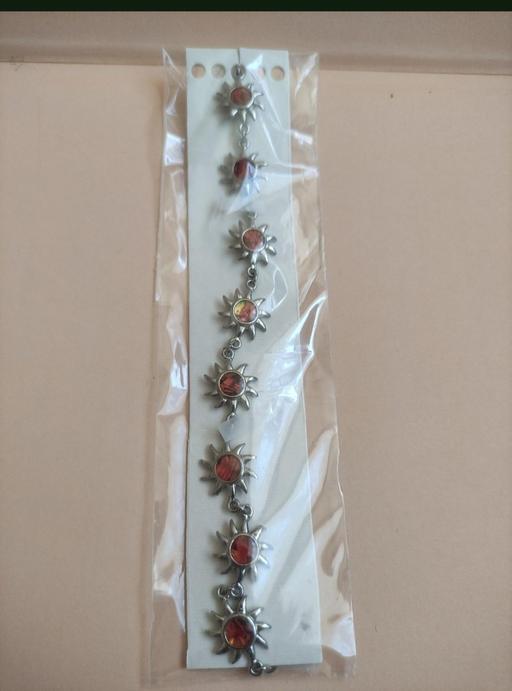 Buy & Sell Grafton Street Industrial Estate West Northamptonshire - Photos for Beautiful bracelet