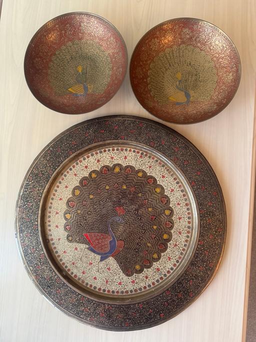 Buy & Sell Elm Park Havering - Photos for Brass plaque & bowls with peacocks