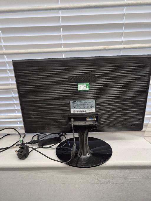 Buy & Sell Moseley Birmingham - Photos for 18 inch Samsung monitor