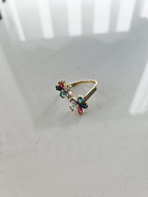 Buy & Sell Newton Doncaster - Photos for Lovely flower ring, size large..NEW