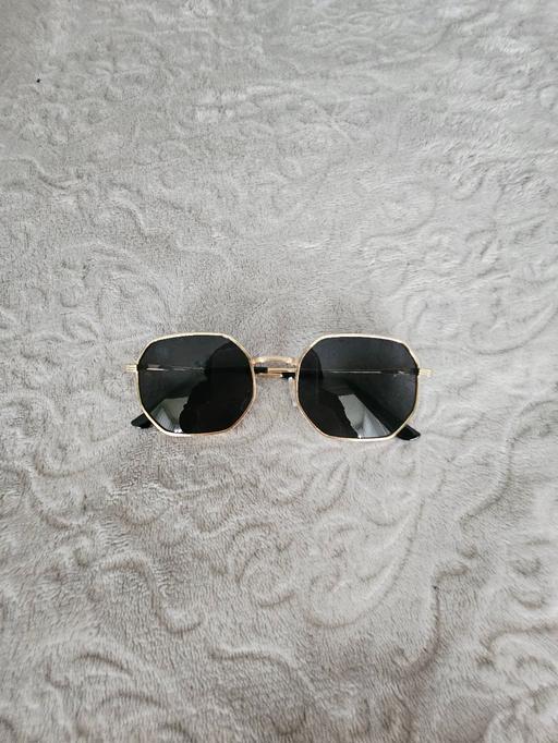 Buy & Sell Newton Doncaster - Photos for Ladies dark coloured sunglasses..NEW