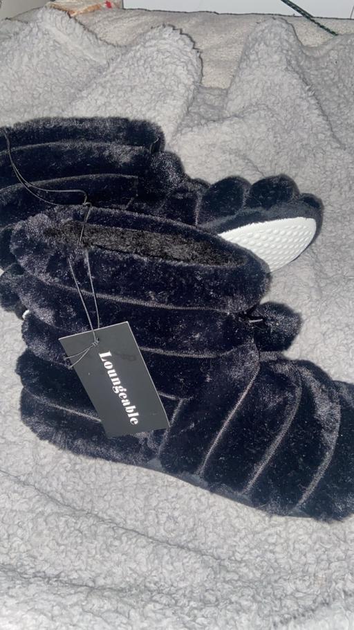 Buy & Sell Bilston Wolverhampton - Photos for BNWT slipper boots
