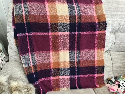 Buy & Sell Essington Wolverhampton - Photos for Ladies big scarf / wrap