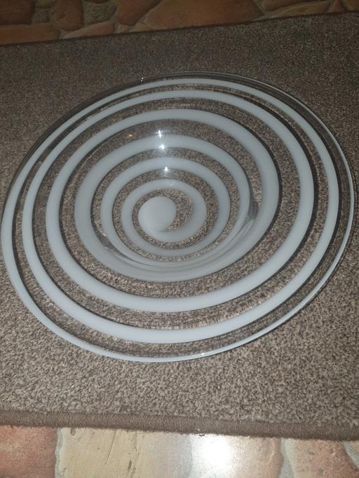 Buy & Sell Gornal Wood Dudley - Photos for Lovely, 14 in Camelia Grey Swirl Glass Plate.