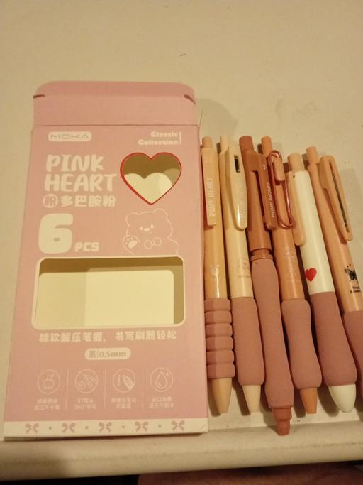 Buy & Sell Horncastle East Lindsey - Photos for new box of 6 PINK HEART PENS